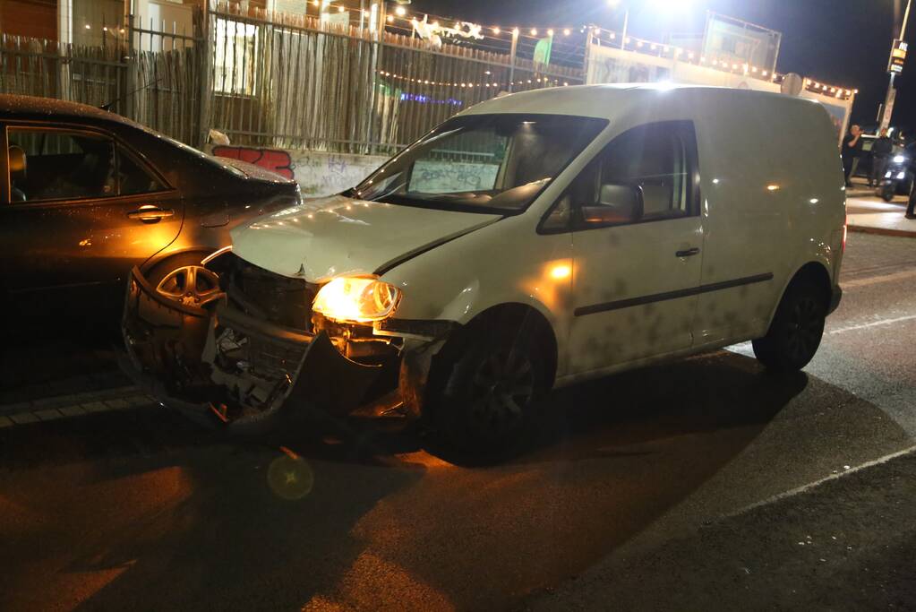 Twee auto's zwaar beschadigd na voorrangsfout