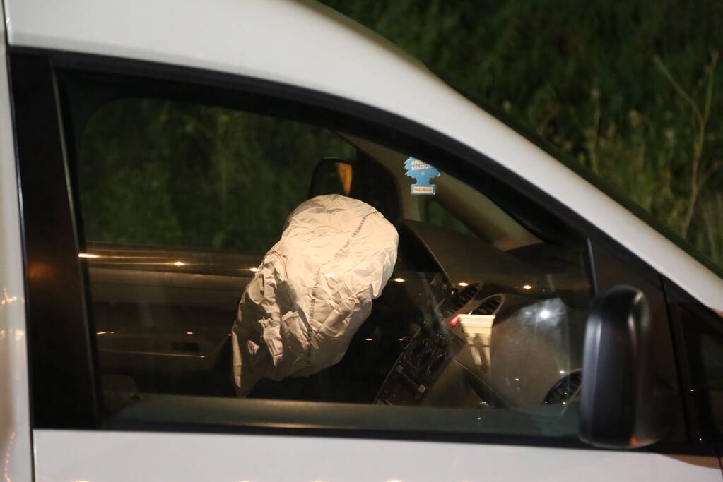 Twee auto's zwaar beschadigd na voorrangsfout