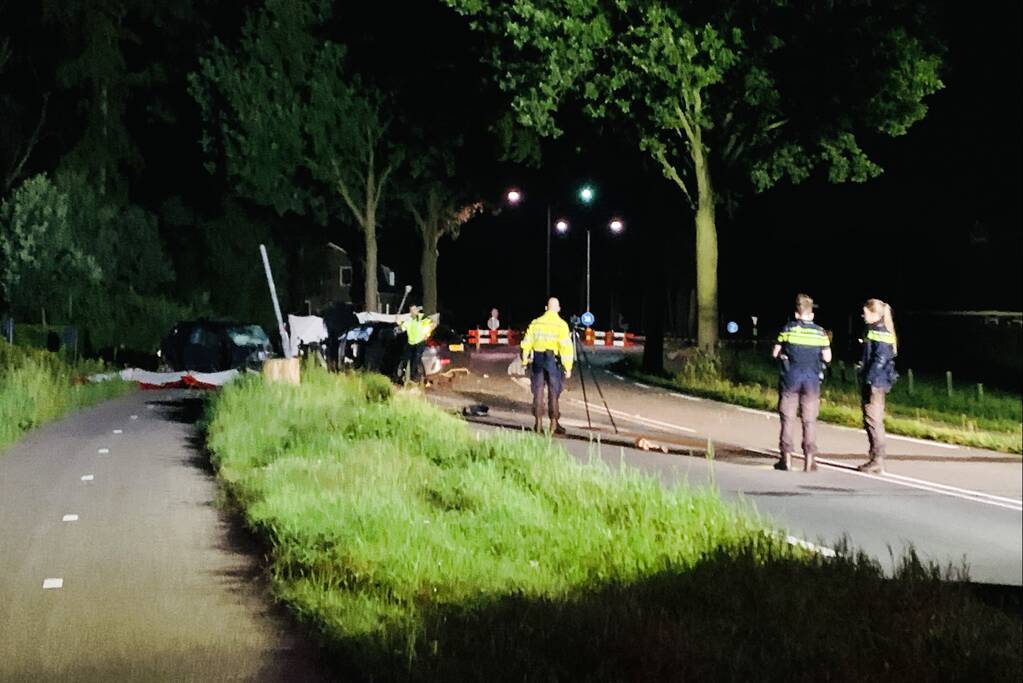 Dode en gewonden bij frontale botsing, verdachte aangehouden
