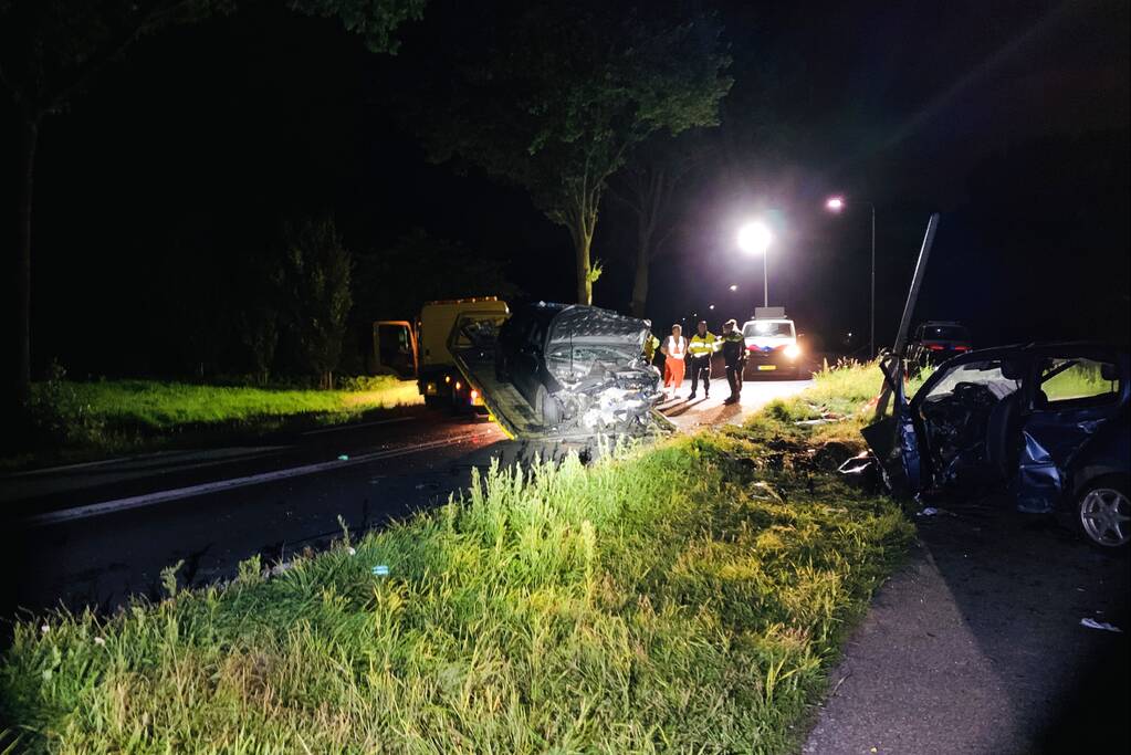 Dode en gewonden bij frontale botsing, verdachte aangehouden