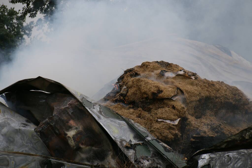 Bedrijfspand gaat in vlammen op