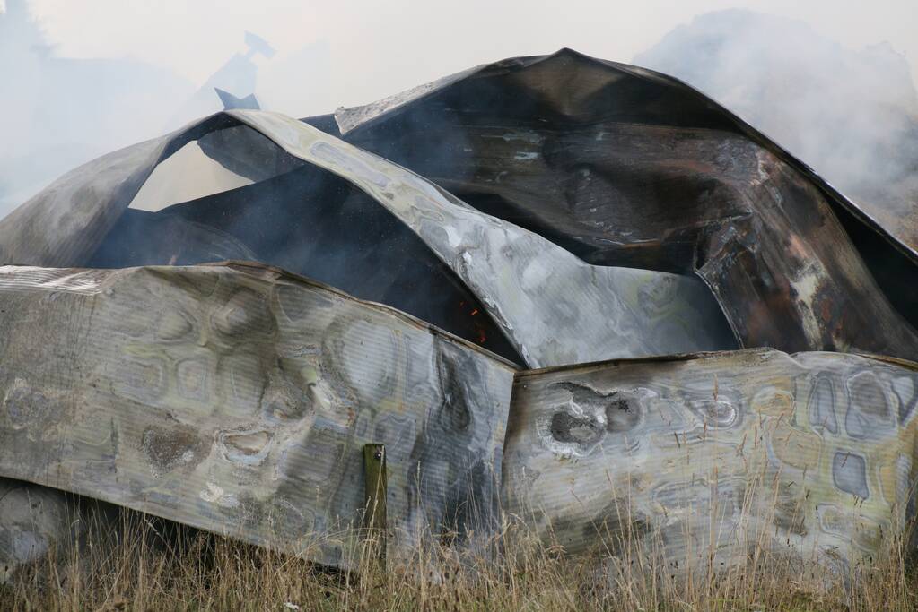 Bedrijfspand gaat in vlammen op
