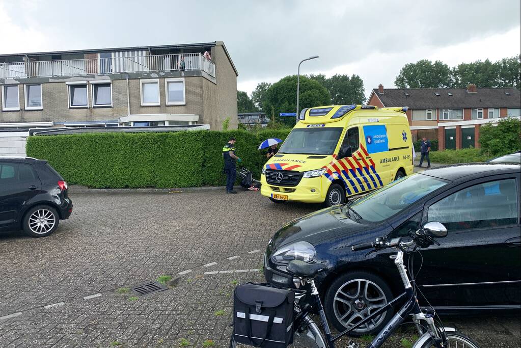 Fietsster gewond bij aanrijding met auto