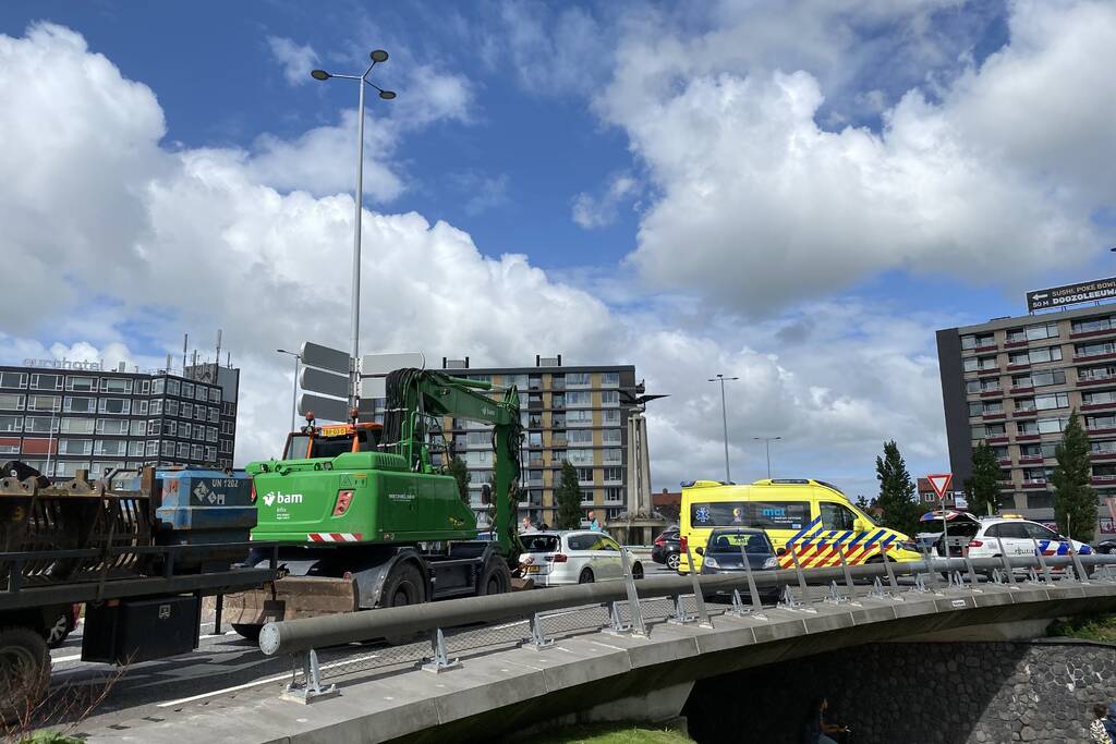 Veel schade door kop-staart botsing met graafmachine