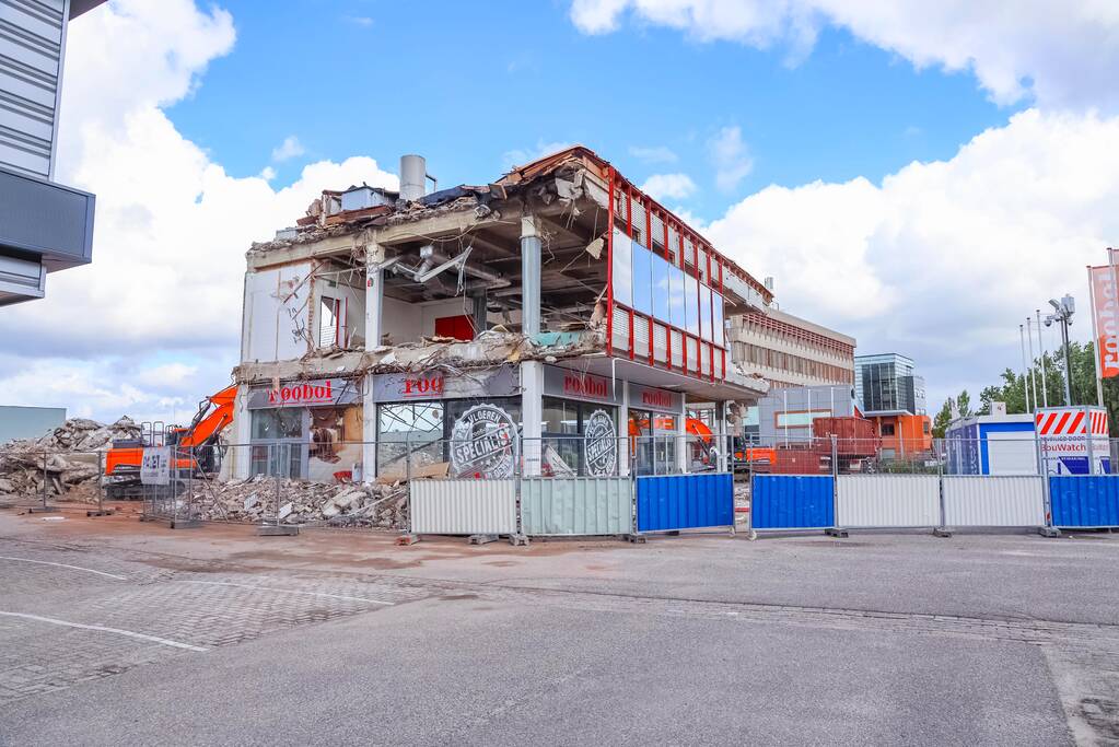 Panden Kwantum en Roobol gesloopt voor herontwikkeling winkelcomplex
