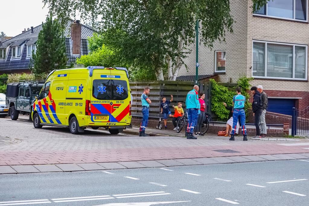 Scooterrijder slaat op de vlucht na aanrijding