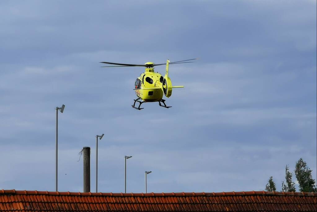 Persoon gewond op manege