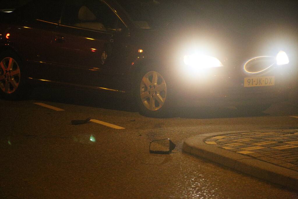 Dronken persoon botst tegen personenauto