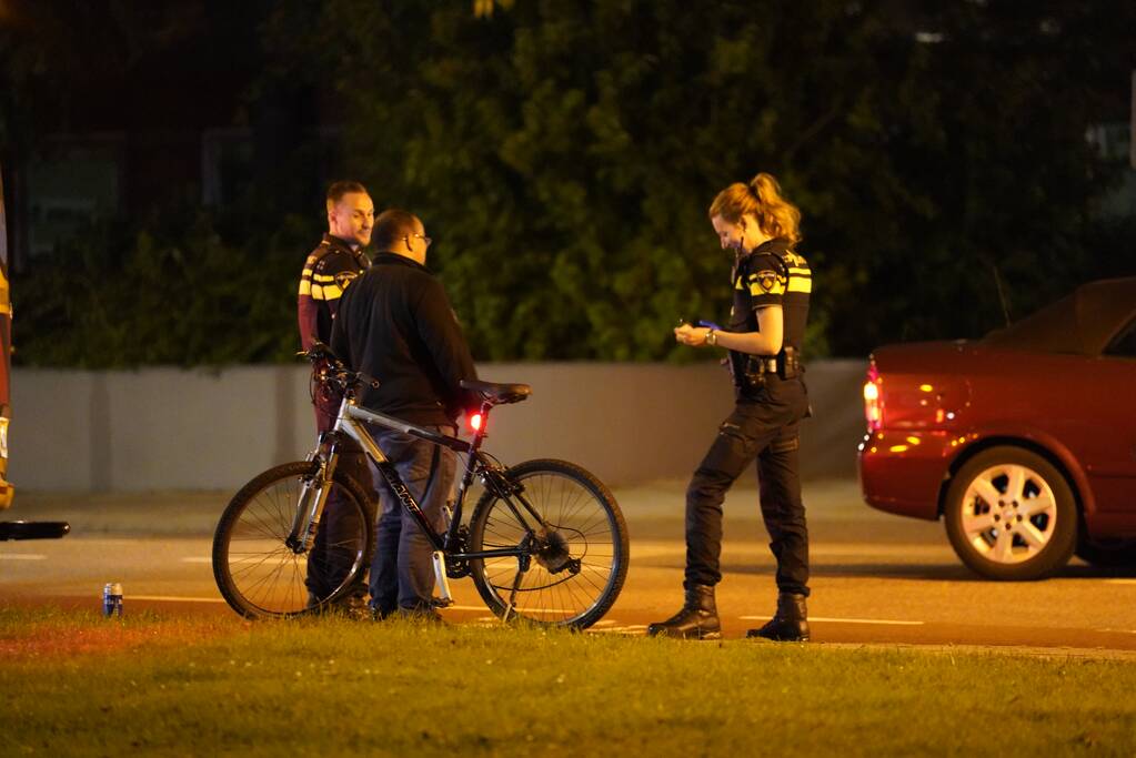 Dronken persoon botst tegen personenauto