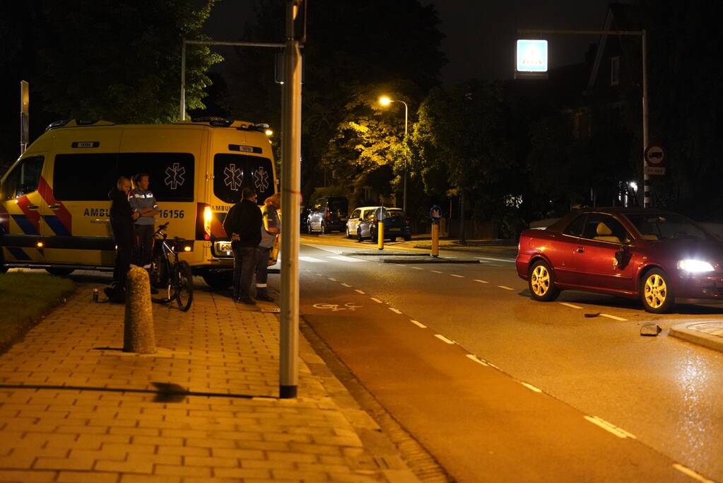 Dronken persoon botst tegen personenauto