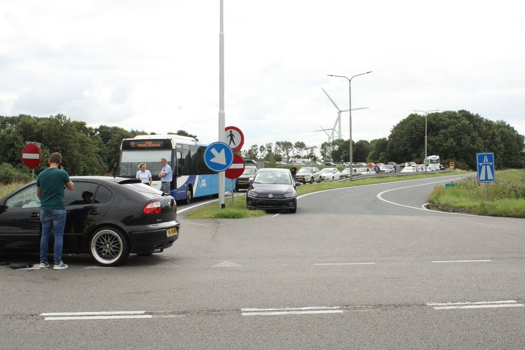 Drie auto's betrokken bij ongeval afrit A7