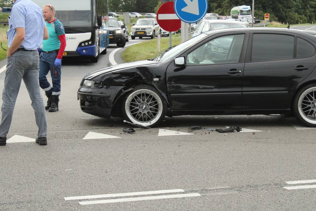 Drie auto's betrokken bij ongeval afrit A7