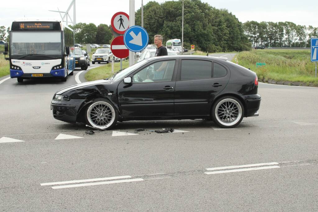 Drie auto's betrokken bij ongeval afrit A7