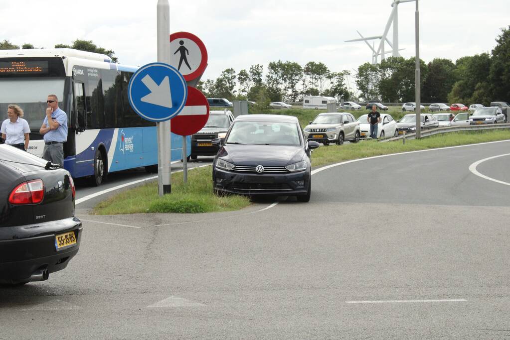 Drie auto's betrokken bij ongeval afrit A7