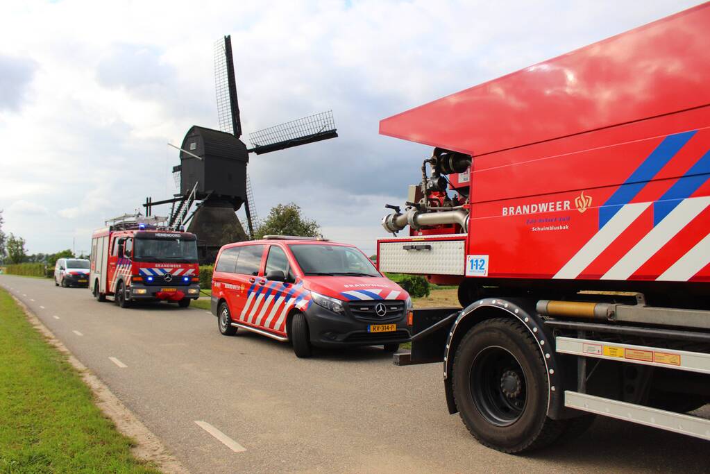 Hooi balenpers vliegt in brand