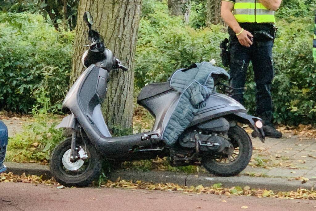 Scooterrijder komt ten val