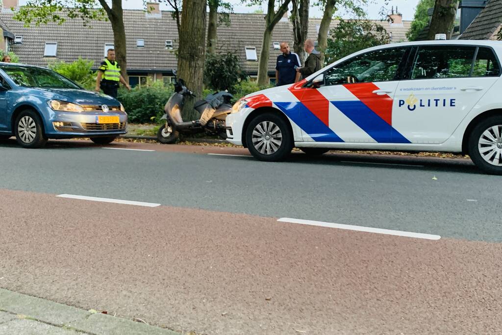 Scooterrijder komt ten val