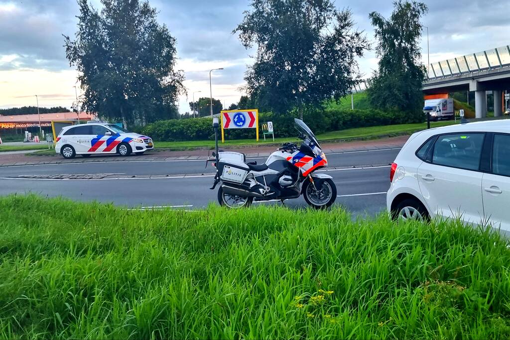 Persoon gewond bij aanrijding, bestuurder aangehouden