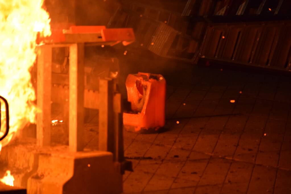 Flinke buitenbrand op terrein van hovenier