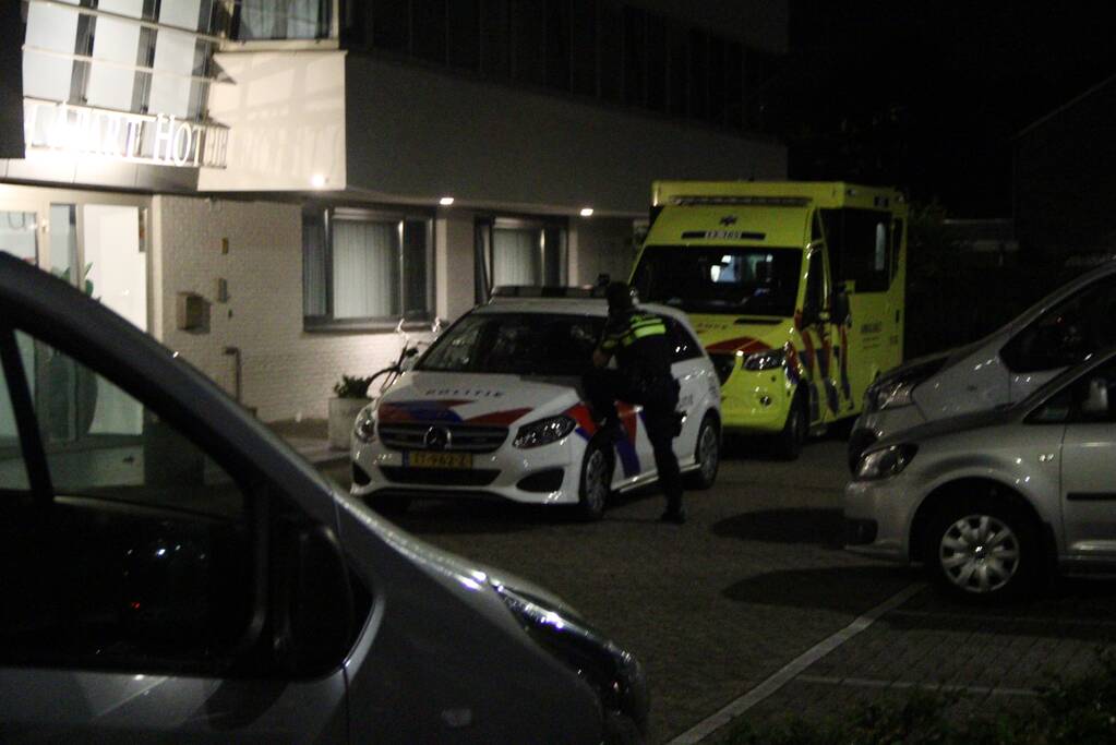 Bewaker Amrâth Apart-Hotel neergestoken bij overval