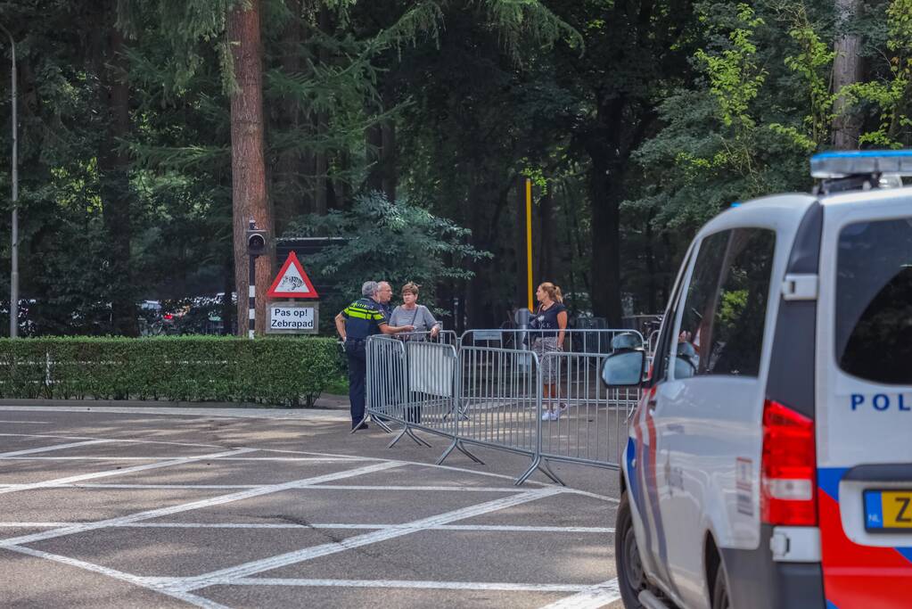 Twee wolven in Dierenpark Amersfoort ontsnapt uit hun verblijf