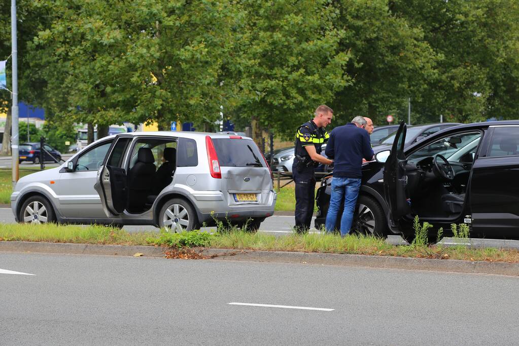 Kop-staart botsing voor stoplicht