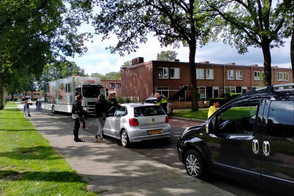 Voetganger voor openbare basisschool Angelslo aangereden