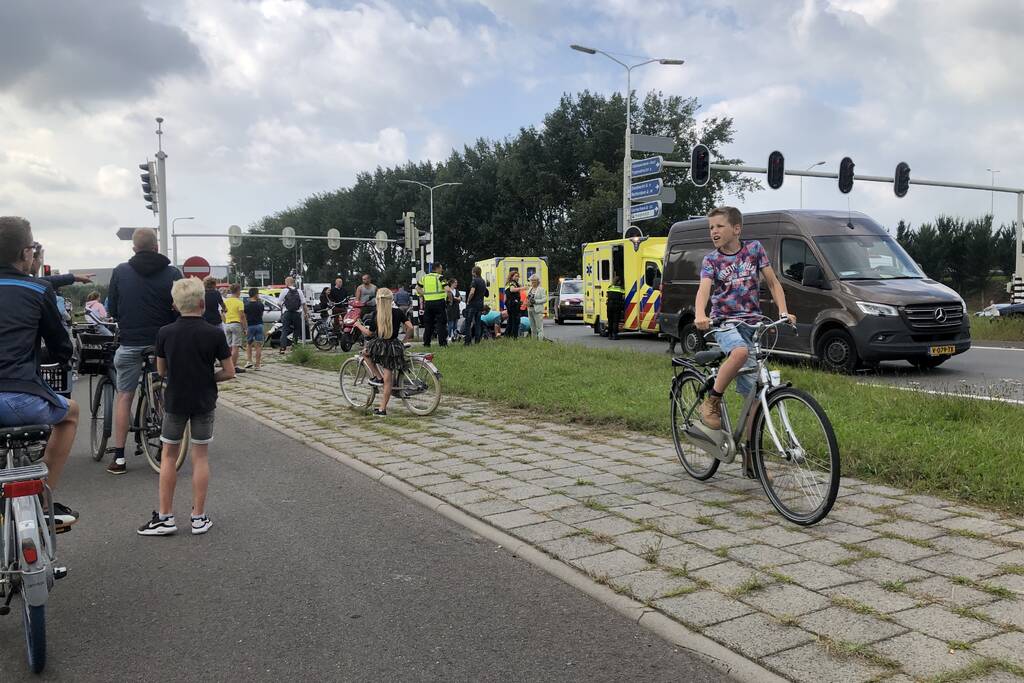 Meerdere gewonden bij ongeval met scooters en bestelbus