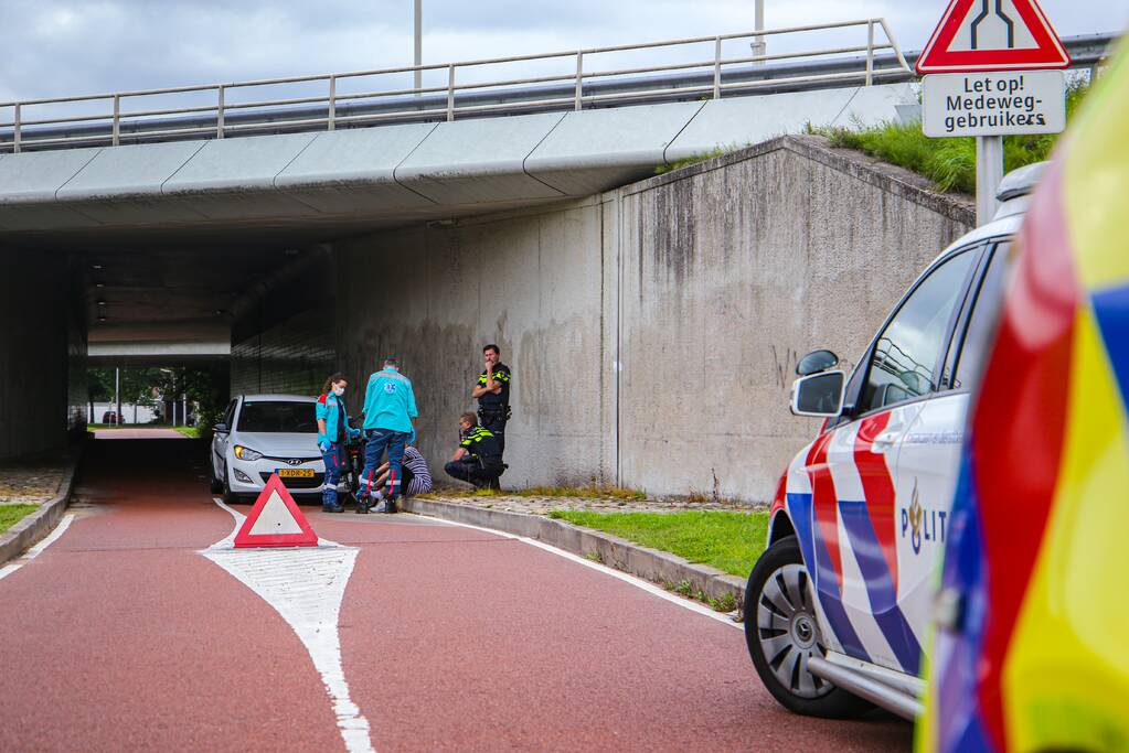Scooterrijder slaat op de vlucht na aanrijding