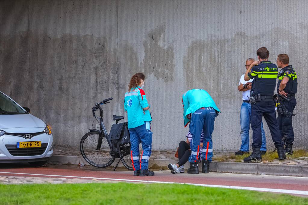 Scooterrijder slaat op de vlucht na aanrijding
