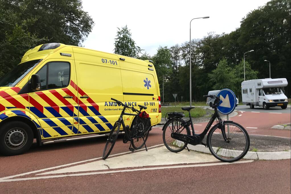 Fietser gaat onderuit een raakt gewond