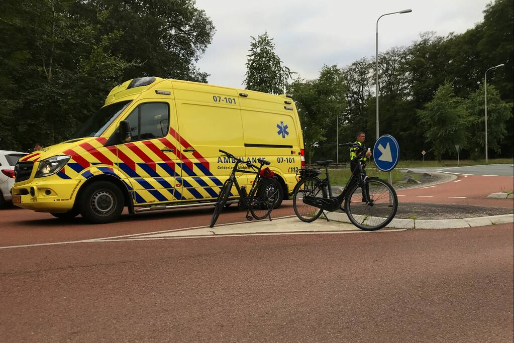 Fietser gaat onderuit een raakt gewond