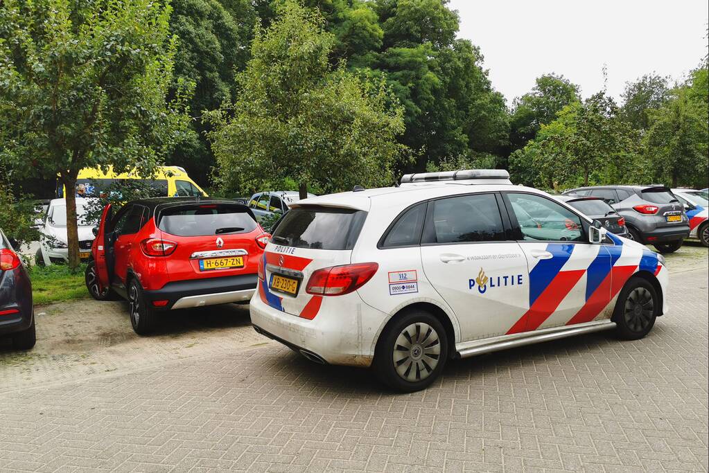 Botsing tijdens inparkeren op parkeerplaats