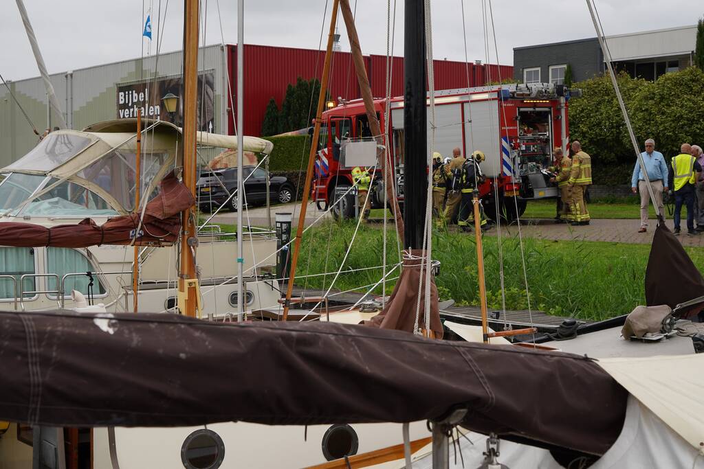 Brand op zeilboot snel onder controle