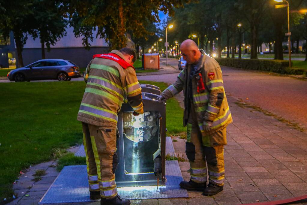 Brand in ondergrondse vuil container