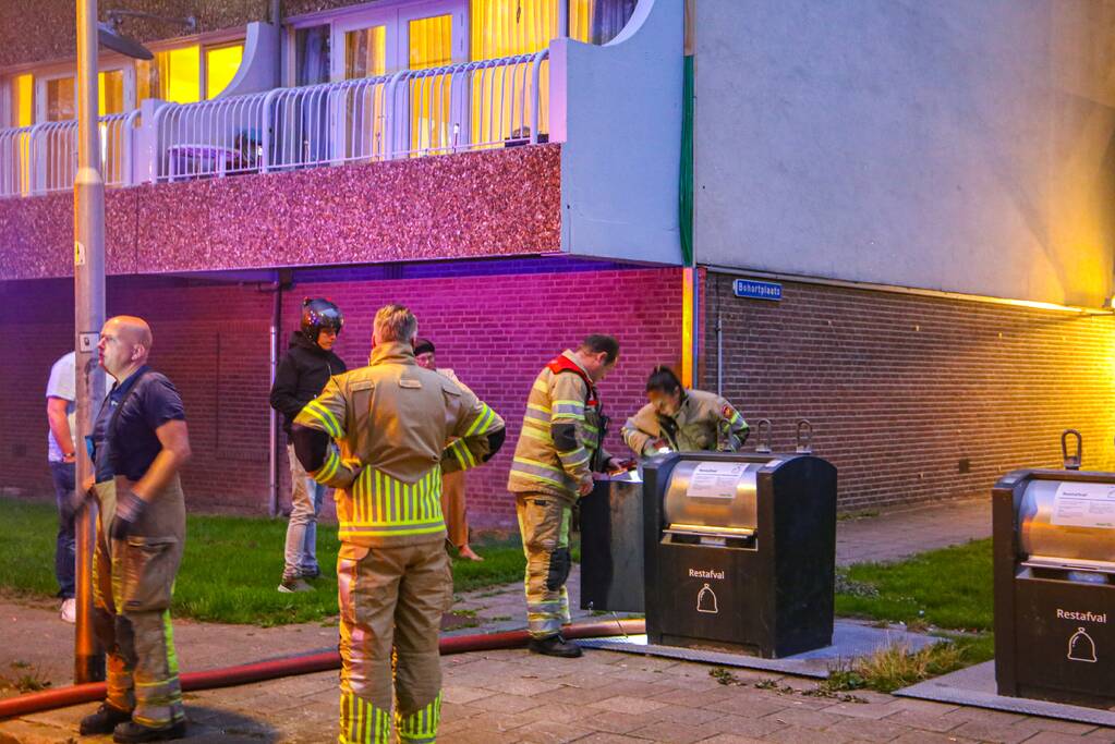 Brand in ondergrondse vuil container