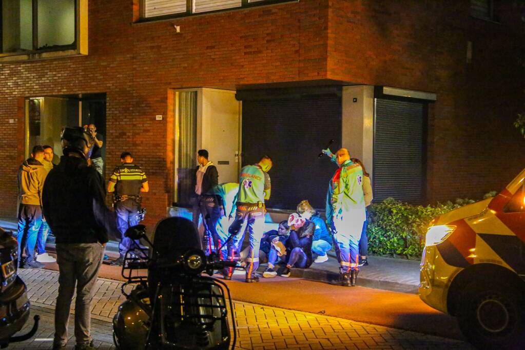 Scooterrijdster en passagier gewond door ongeval