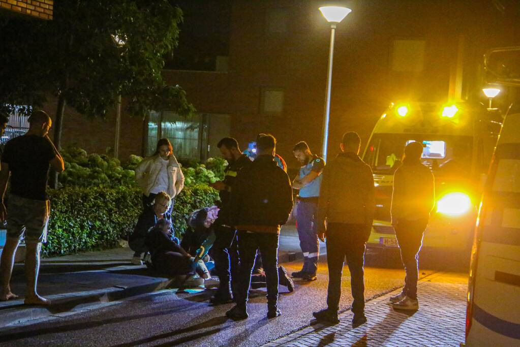 Scooterrijdster en passagier gewond door ongeval