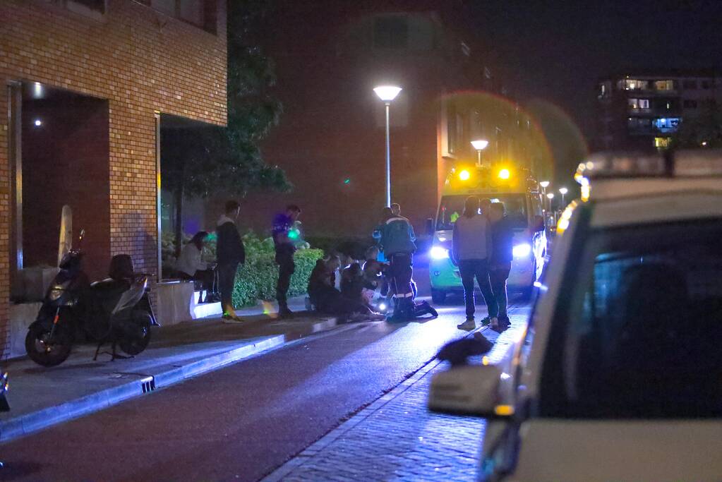 Scooterrijdster en passagier gewond door ongeval