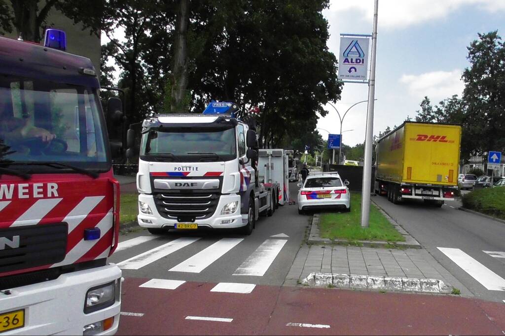 Fietser ernstig gewond bij ongeluk met vrachtauto