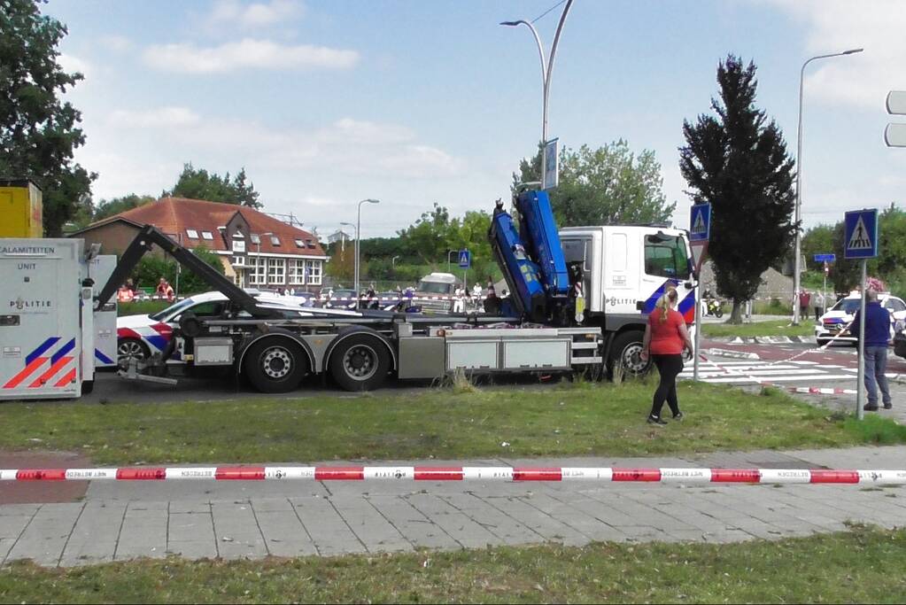 Fietser ernstig gewond bij ongeluk met vrachtauto