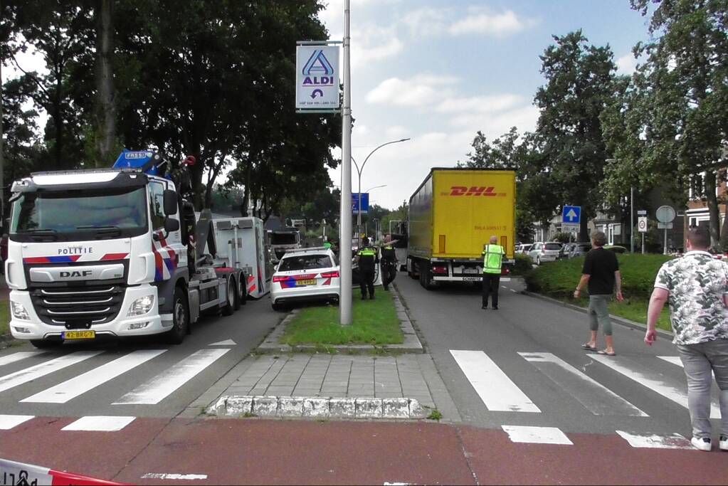 Fietser ernstig gewond bij ongeluk met vrachtauto