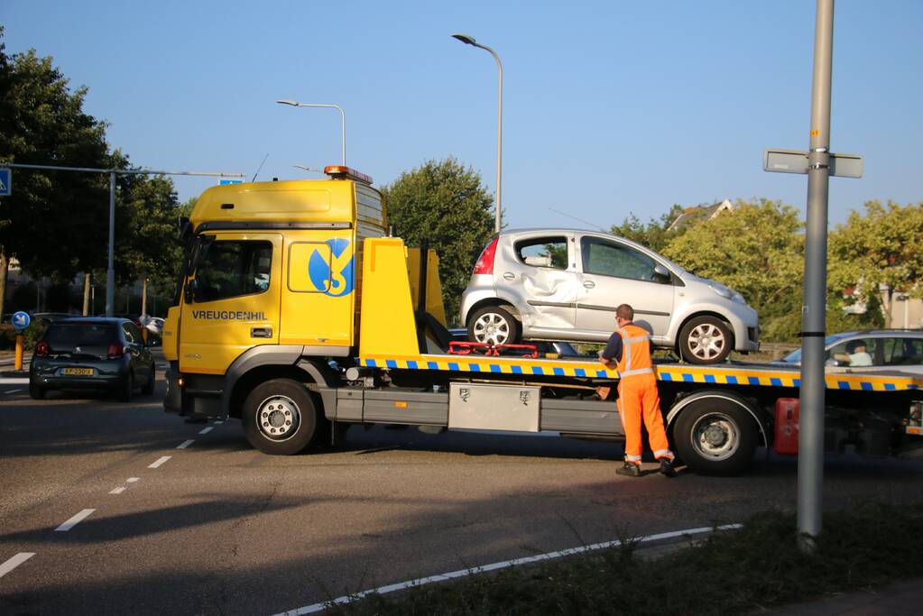 Scooterrijder gewond bij aanrijding met auto