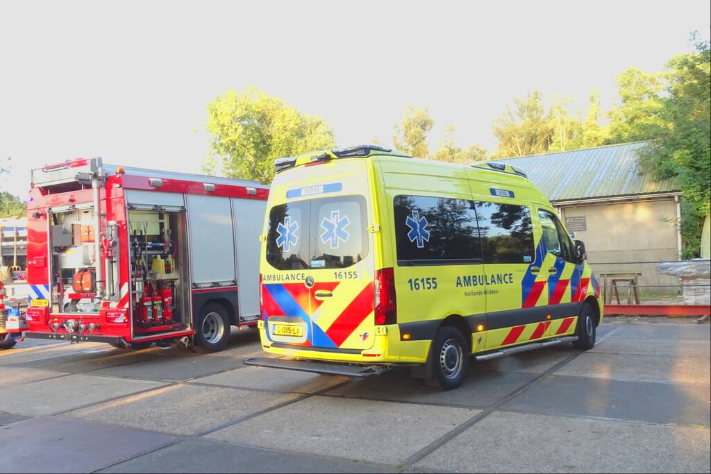Man loopt brandwonden op aan boord