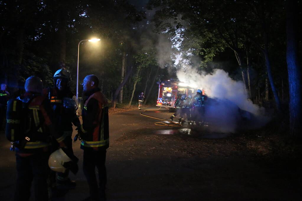 Voertuig verwoest door brandstichting