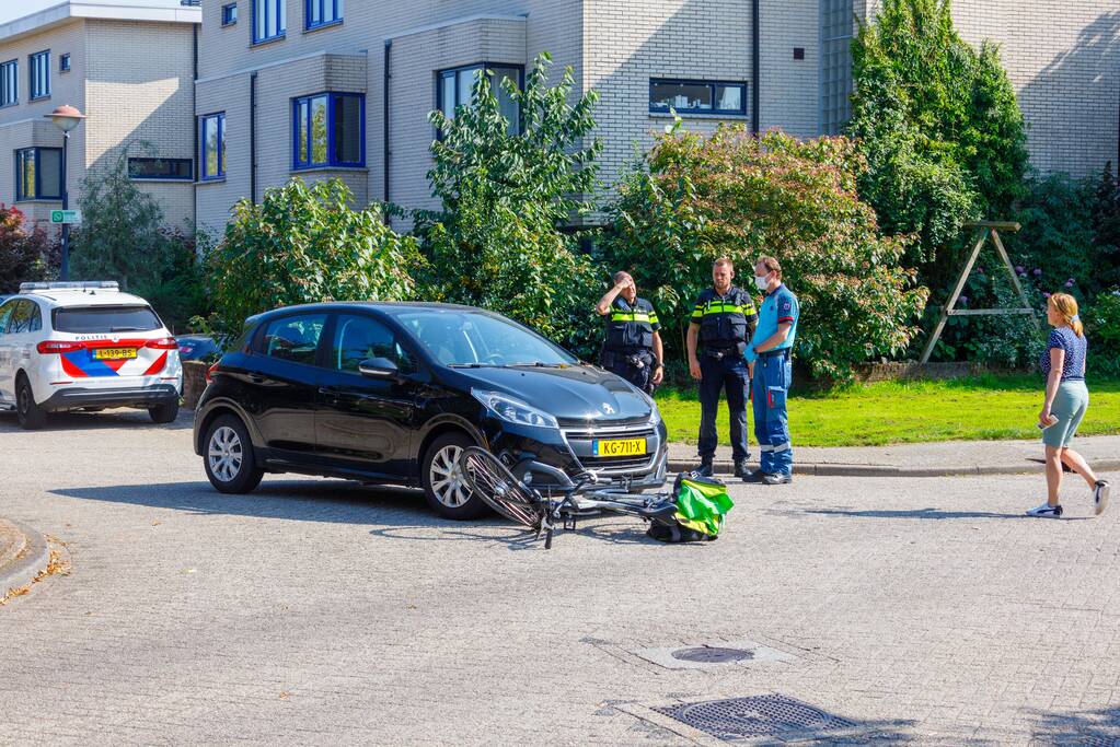 Fietsster gewond bij aanrijding met auto