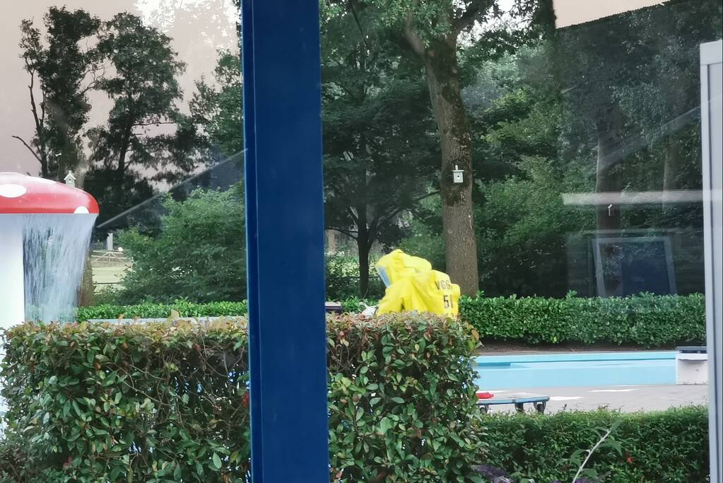Brandweer doet nacontrole Zwembad De Vrije Slag