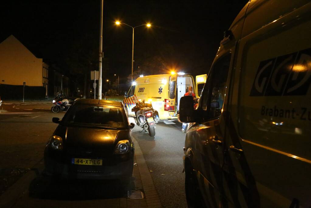 Scooterrijder gaat onderuit en raakt gewond