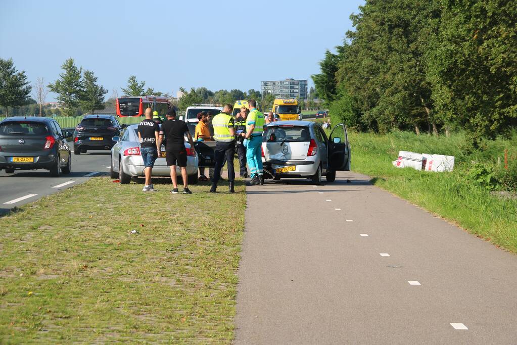 Persoon gewond bij kop-staartbotsing