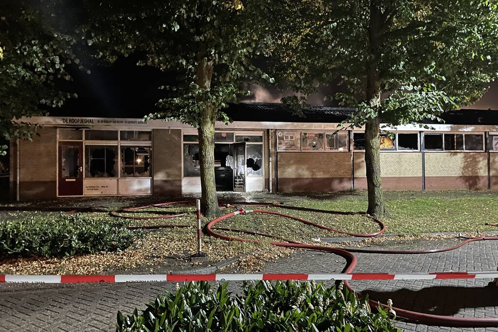Uitslaande brand in loods